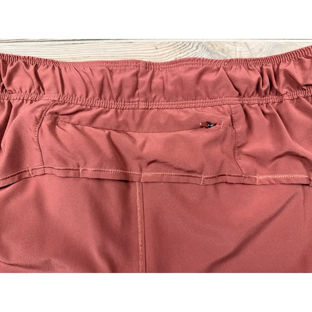 Brooks Shorts Womens M Burgundy  2 In 1 Running Lined Athletic Pockets